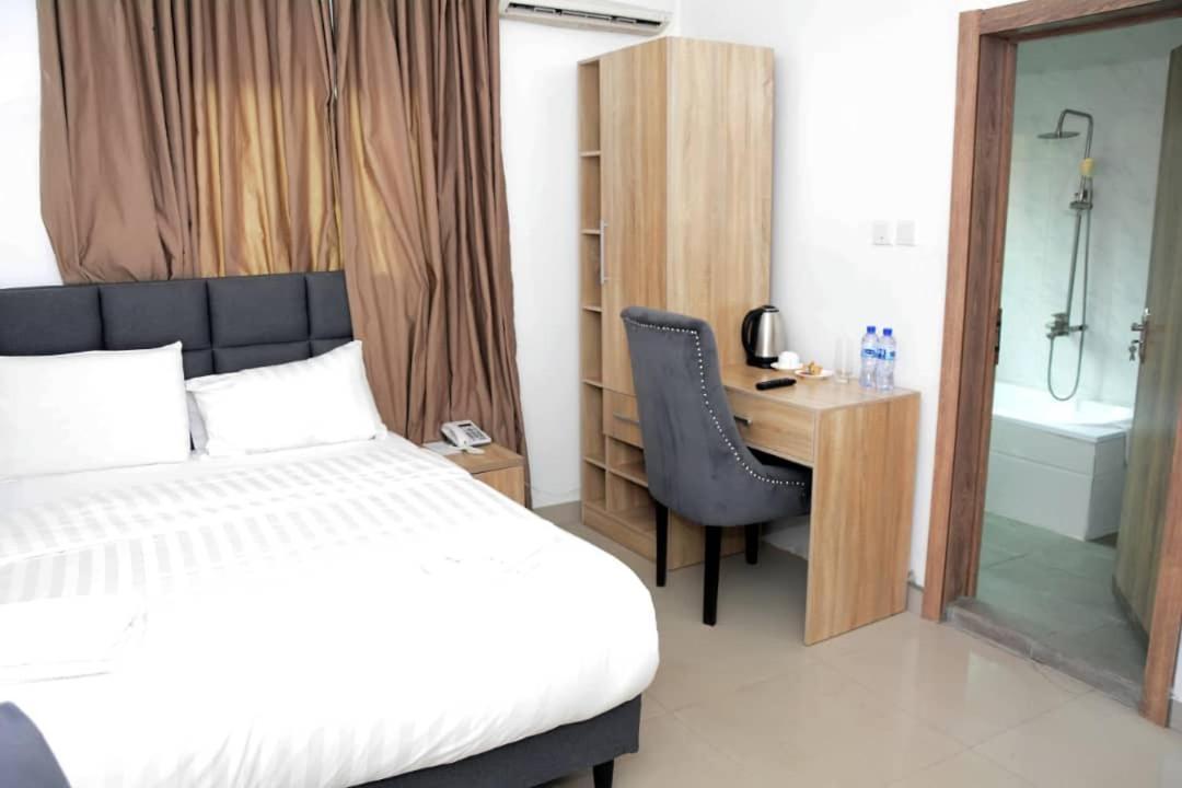 Tivoli Hotel Seafront Ikoyi Aliayabiagba Eksteriør billede