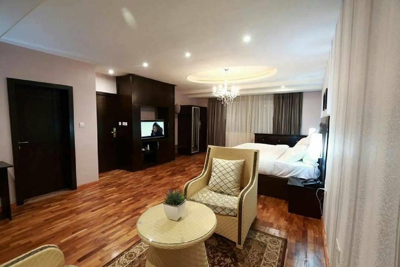 Tivoli Hotel Seafront Ikoyi Aliayabiagba Eksteriør billede