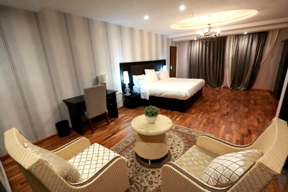 Tivoli Hotel Seafront Ikoyi Aliayabiagba Eksteriør billede